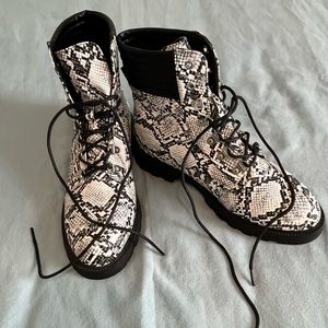 JF Claudine-E Women’s Biker/Combat Boots